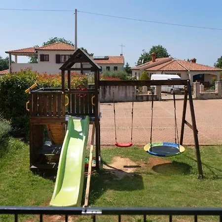 For Families With Children Cancini, - 24930 * פורץ